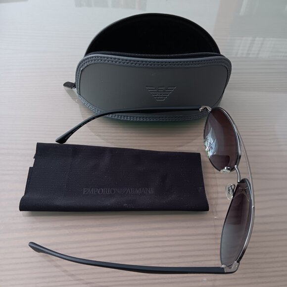 Sunglasses Emporio Armani - Picture 3 of 6
